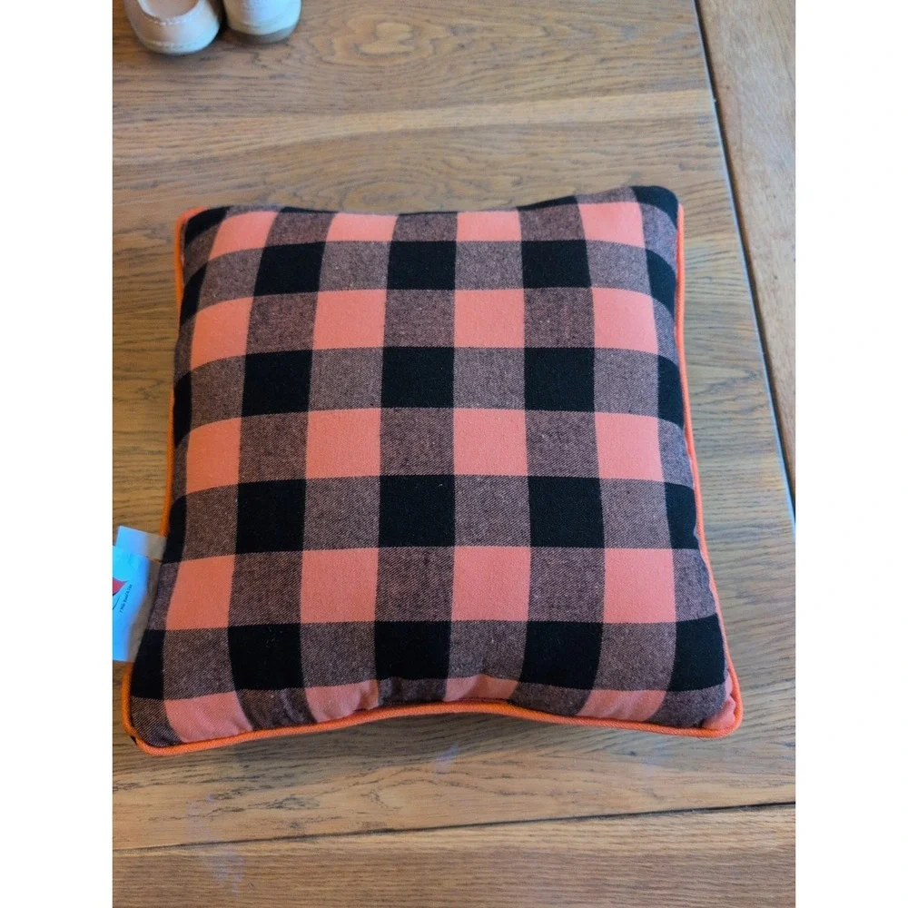 Halloween Pillow Embroidered I'll PUT A SPELL ON YOU New with tags Black Orangr